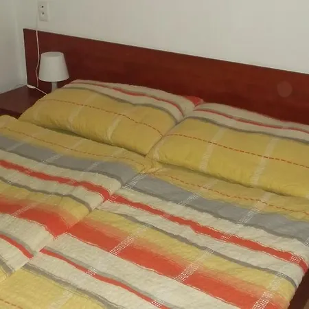 Lindava 招待所 2*