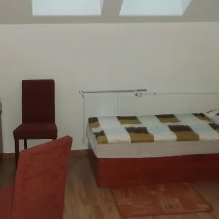 בית הארחה Lindava