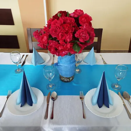 Lindava בית הארחה 2*